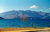 Travel photography:Lake near Wanaka, New Zealand