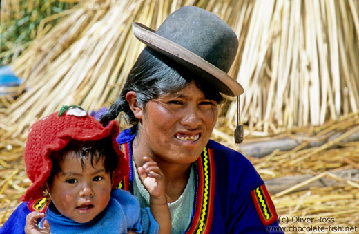 Uros mother with child