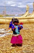 Travel photography:Uros kid, Peru