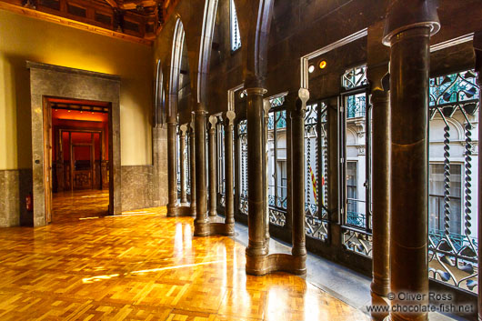 Hall of Intimates and bay window room in Palau Güell