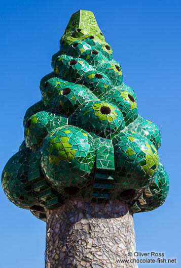 Sculpted chimney on top of Palau Güell