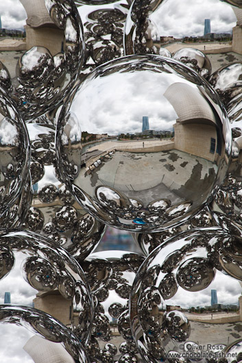 Sculpture outside the Bilbao Guggenheim Museum