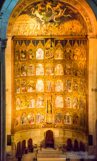 Main altar in Salamanca´s old cathedral