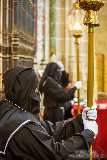 Guards inside Segovia cathedral