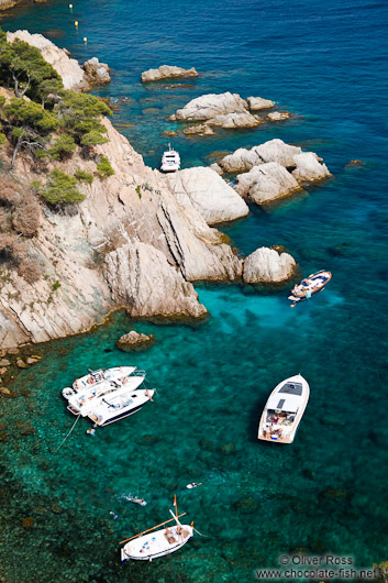 Boats in a small bay along the Costa Brava