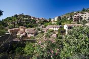 Travel photography:The small town of Deiá, Spain