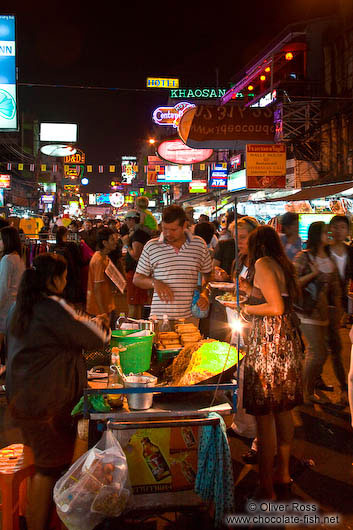 Pat Thai noodle seller on Bangkok´s Khao San Road 