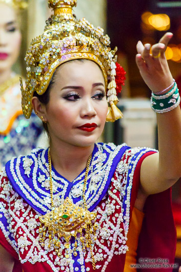 Girl performing a traditional Thai dance