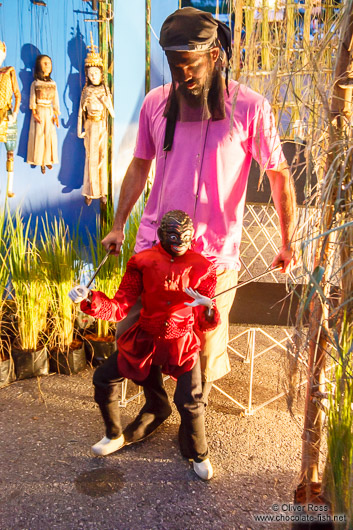 Puppeteer with puppet in Trang