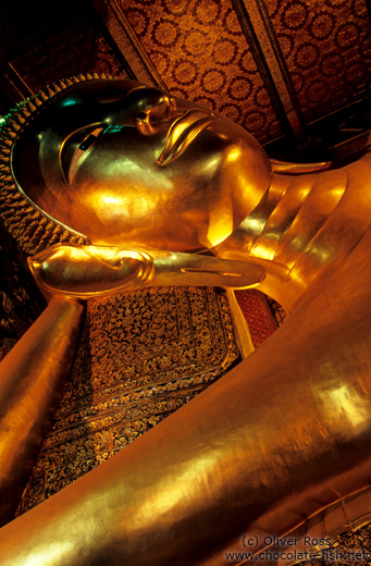 Giant reclining Buddha at Wat Pho, face detail.