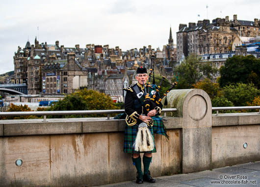 Edinburgh man playing the bagpipes