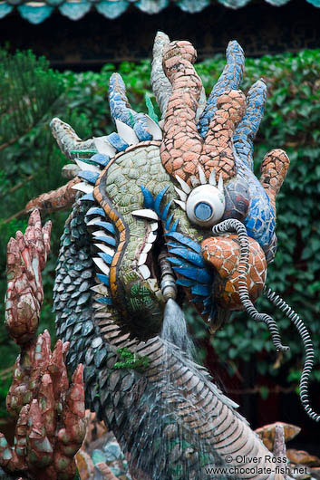 Dragon sculpture in a Chinese assembly hall in Hoi An