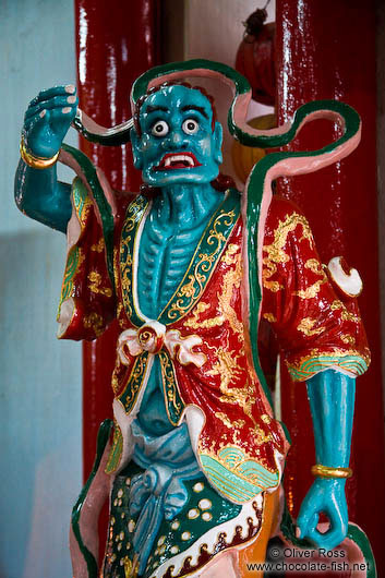 Figure at a Hoi An Chinese assembly hall 