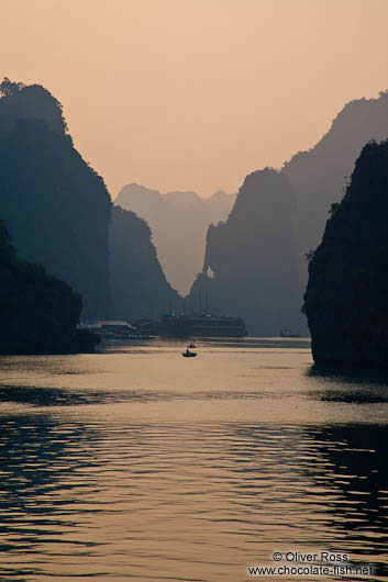 Dusk in Halong Bay 