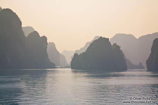 Dusk in Halong Bay 