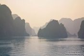 Travel photography:Dusk in Halong Bay , Vietnam