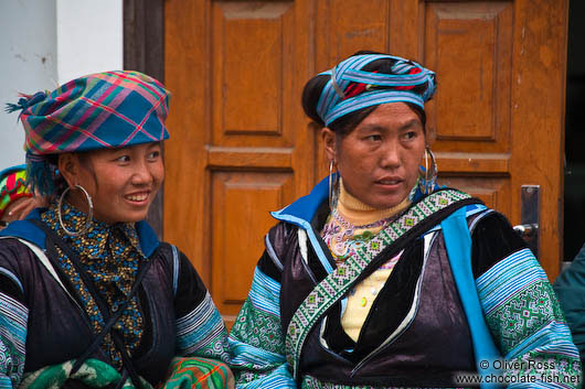 Hmong women at the weekly market in Sapa 